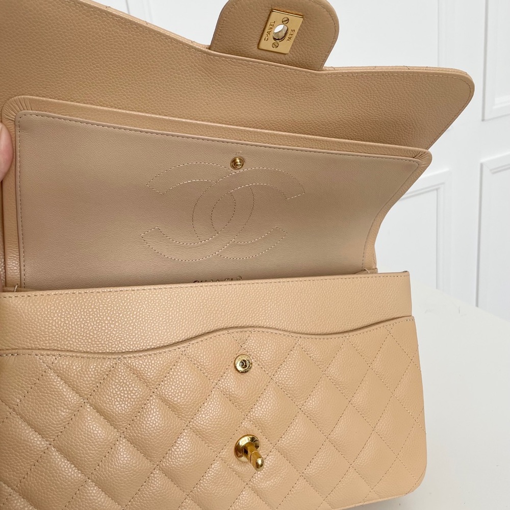 ❌SOLD❌Selling Chanel Jumbo Classic flap bag - Picture 9 of 16